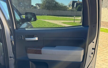 Toyota Tundra II, 2011 год, 3 900 000 рублей, 13 фотография