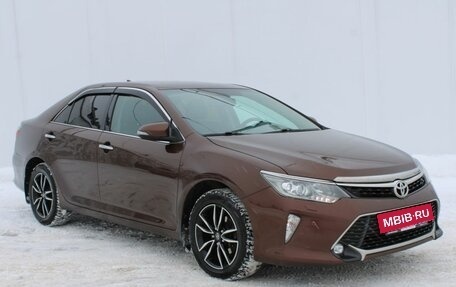Toyota Camry, 2017 год, 2 213 000 рублей, 3 фотография
