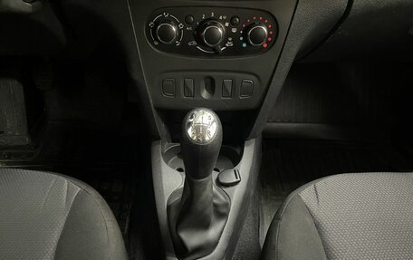 Renault Logan II, 2015 год, 620 000 рублей, 14 фотография