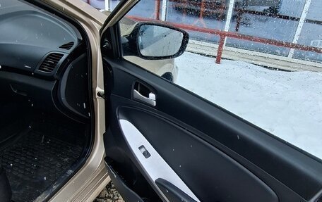 Hyundai Solaris II рестайлинг, 2011 год, 650 000 рублей, 4 фотография