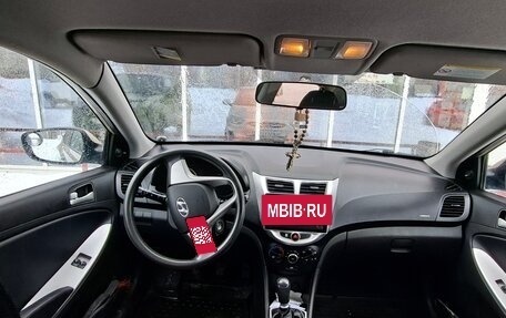 Hyundai Solaris II рестайлинг, 2011 год, 650 000 рублей, 2 фотография