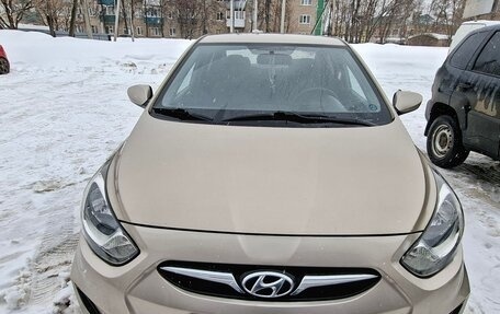 Hyundai Solaris II рестайлинг, 2011 год, 650 000 рублей, 6 фотография