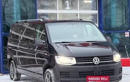 Volkswagen Caravelle T6 рестайлинг, 2018 год, 2 800 000 рублей, 4 фотография