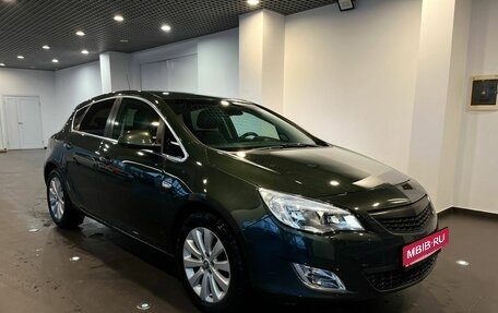 Opel Astra J, 2011 год, 540 000 рублей, 1 фотография