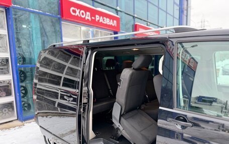 Volkswagen Caravelle T6 рестайлинг, 2018 год, 2 800 000 рублей, 12 фотография