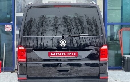 Volkswagen Caravelle T6 рестайлинг, 2018 год, 2 800 000 рублей, 8 фотография