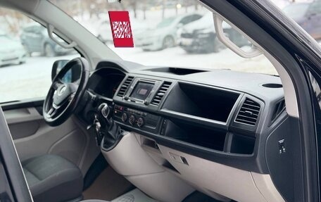 Volkswagen Caravelle T6 рестайлинг, 2018 год, 2 800 000 рублей, 16 фотография