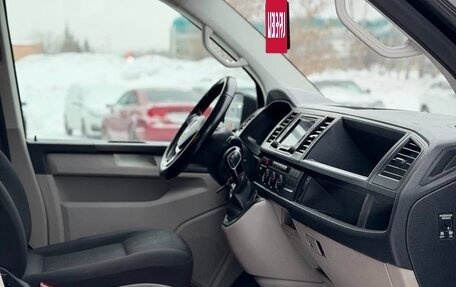 Volkswagen Caravelle T6 рестайлинг, 2018 год, 2 800 000 рублей, 17 фотография