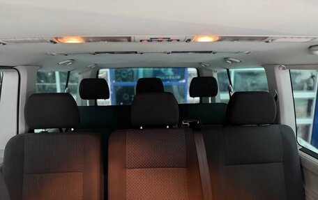 Volkswagen Caravelle T6 рестайлинг, 2018 год, 2 800 000 рублей, 21 фотография