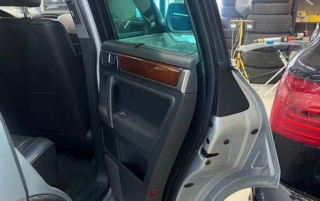 Volkswagen Touareg III, 2004 год, 950 000 рублей, 8 фотография