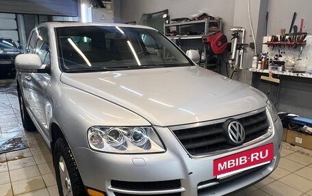 Volkswagen Touareg III, 2004 год, 950 000 рублей, 2 фотография