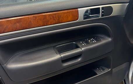 Volkswagen Touareg III, 2004 год, 950 000 рублей, 18 фотография