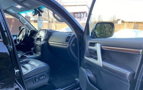 Toyota Land Cruiser 200, 2018 год, 7 250 000 рублей, 10 фотография