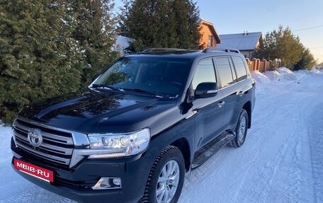 Toyota Land Cruiser 200, 2018 год, 7 250 000 рублей, 6 фотография