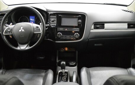 Mitsubishi Outlander III рестайлинг 3, 2012 год, 1 254 190 рублей, 14 фотография
