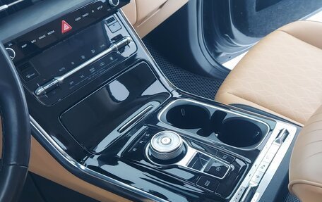 KIA Carnival, 2020 год, 3 800 000 рублей, 8 фотография