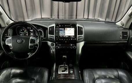Toyota Land Cruiser 200, 2015 год, 4 449 888 рублей, 13 фотография