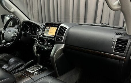 Toyota Land Cruiser 200, 2015 год, 4 449 888 рублей, 17 фотография