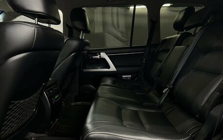 Toyota Land Cruiser 200, 2015 год, 4 449 888 рублей, 32 фотография