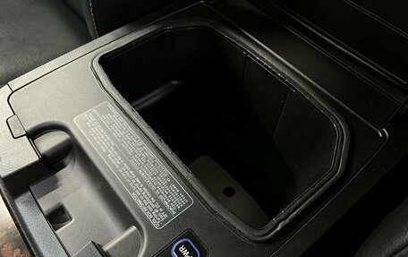 Toyota Land Cruiser 200, 2015 год, 4 449 888 рублей, 28 фотография