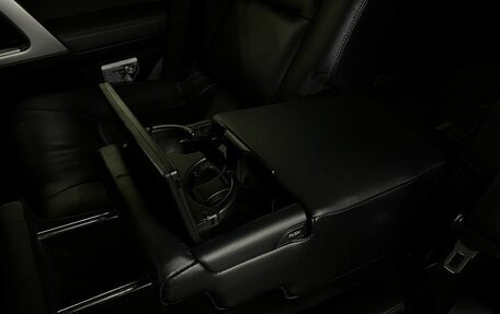 Toyota Land Cruiser 200, 2015 год, 4 449 888 рублей, 33 фотография