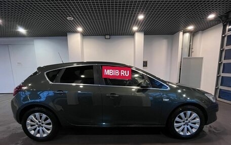 Opel Astra J, 2011 год, 540 000 рублей, 2 фотография