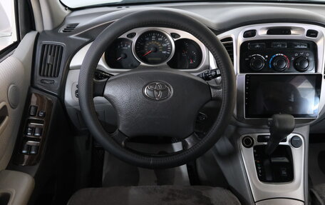 Toyota Highlander III, 2004 год, 1 199 000 рублей, 11 фотография