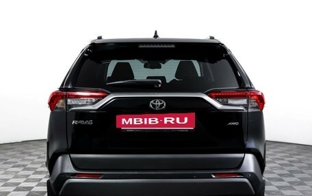 Toyota RAV4, 2020 год, 3 590 000 рублей, 6 фотография