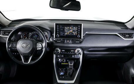 Toyota RAV4, 2020 год, 3 590 000 рублей, 13 фотография