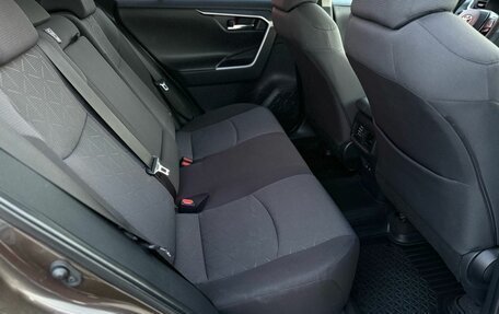 Toyota RAV4, 2021 год, 2 999 000 рублей, 14 фотография