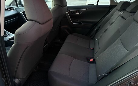 Toyota RAV4, 2021 год, 2 999 000 рублей, 11 фотография