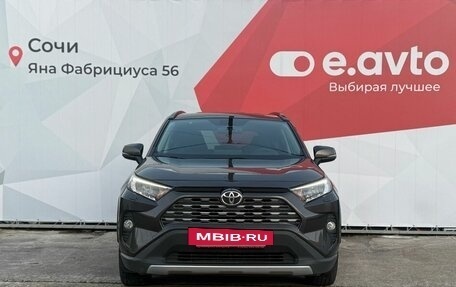 Toyota RAV4, 2021 год, 2 999 000 рублей, 2 фотография