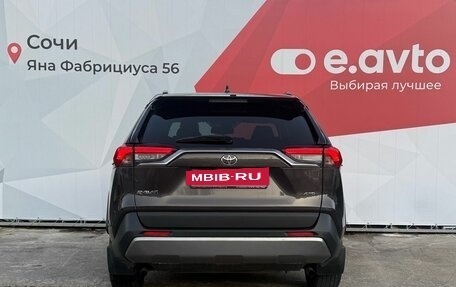 Toyota RAV4, 2021 год, 2 999 000 рублей, 5 фотография