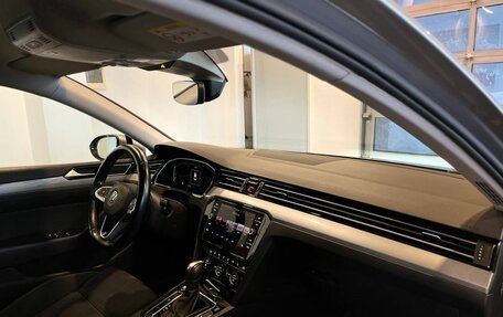 Volkswagen Passat B8 рестайлинг, 2019 год, 2 450 000 рублей, 12 фотография