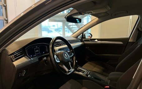 Volkswagen Passat B8 рестайлинг, 2019 год, 2 450 000 рублей, 20 фотография