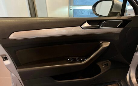 Volkswagen Passat B8 рестайлинг, 2019 год, 2 450 000 рублей, 19 фотография