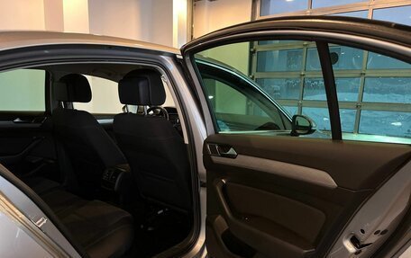 Volkswagen Passat B8 рестайлинг, 2019 год, 2 450 000 рублей, 15 фотография