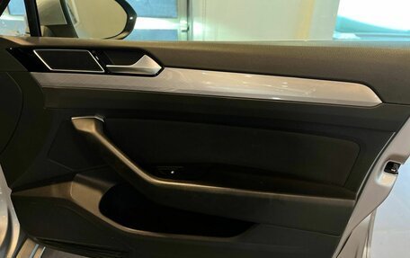 Volkswagen Passat B8 рестайлинг, 2019 год, 2 450 000 рублей, 25 фотография