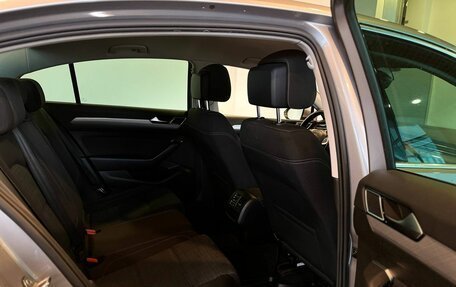 Volkswagen Passat B8 рестайлинг, 2019 год, 2 450 000 рублей, 23 фотография