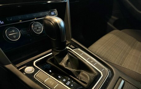 Volkswagen Passat B8 рестайлинг, 2019 год, 2 450 000 рублей, 28 фотография