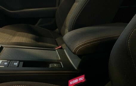 Volkswagen Passat B8 рестайлинг, 2019 год, 2 450 000 рублей, 29 фотография