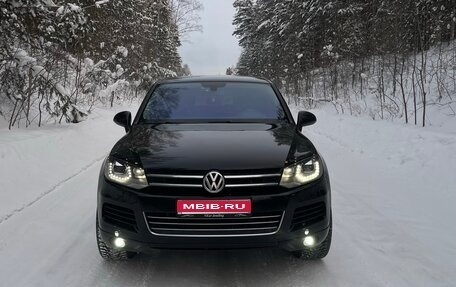 Volkswagen Touareg III, 2011 год, 1 820 000 рублей, 1 фотография