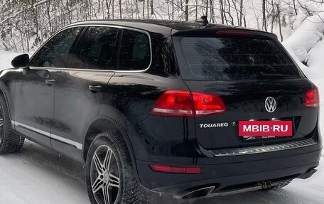 Volkswagen Touareg III, 2011 год, 1 820 000 рублей, 4 фотография