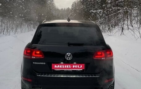 Volkswagen Touareg III, 2011 год, 1 820 000 рублей, 6 фотография