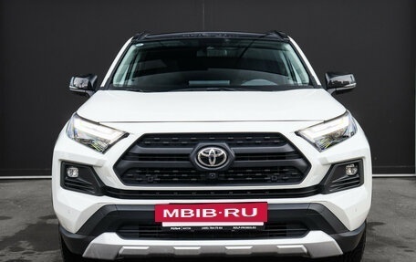 Toyota RAV4, 2024 год, 4 200 000 рублей, 2 фотография