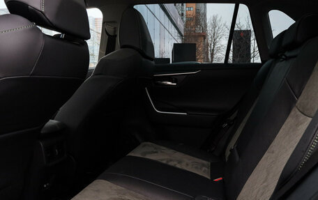 Toyota RAV4, 2024 год, 4 200 000 рублей, 9 фотография