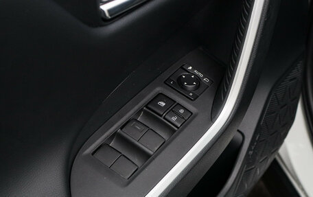 Toyota RAV4, 2024 год, 4 200 000 рублей, 17 фотография