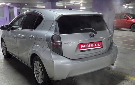 Toyota Aqua I, 2013 год, 850 000 рублей, 3 фотография