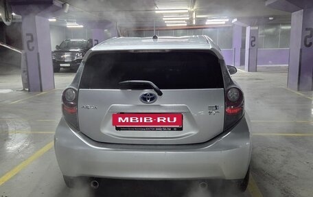 Toyota Aqua I, 2013 год, 850 000 рублей, 4 фотография