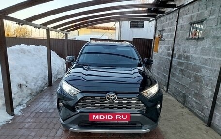 Toyota RAV4, 2021 год, 3 333 000 рублей, 8 фотография